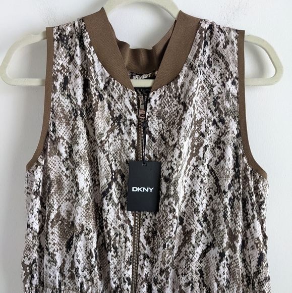 𝅺nwt DKNY Sleeveless Animal Print Jumpsuit Zip Front and Pockets - Picture 2 of 16